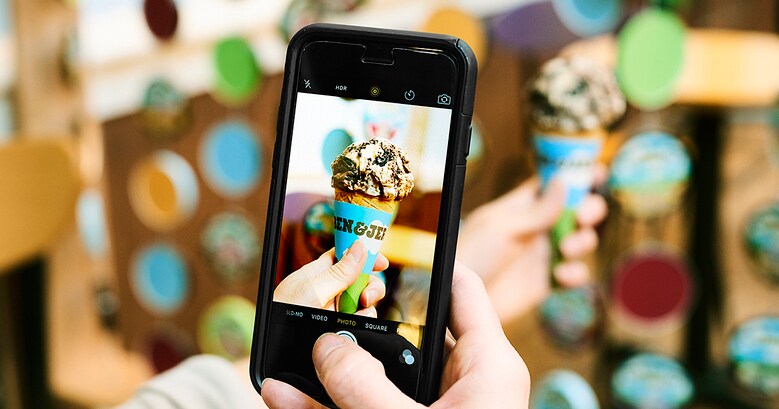 hand holding cell phone